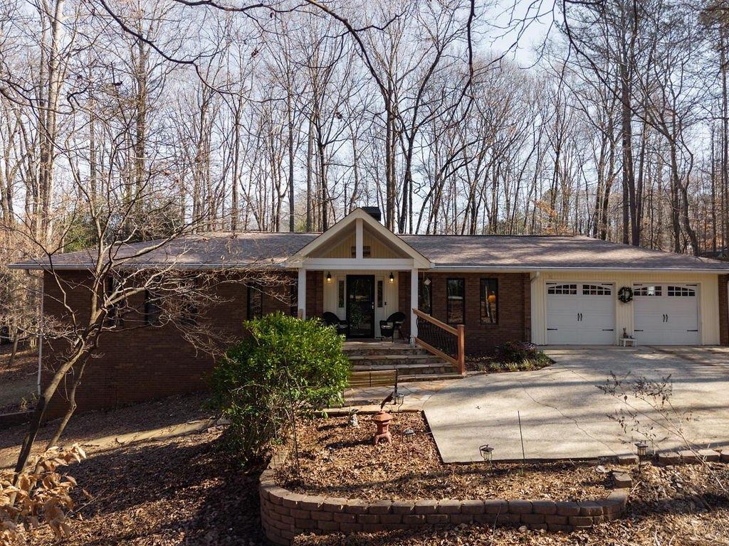 2198 Cloud Land Dr., Kennesaw, GA 30152