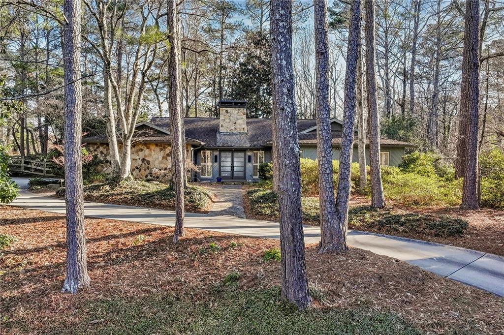 385 Stone Mill Tr., Atlanta, GA 30328