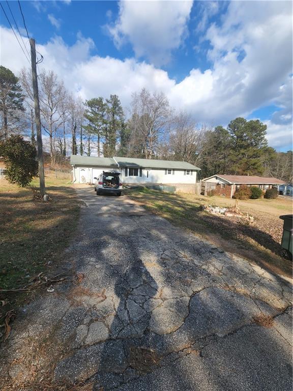 3313 Stoneybrook Dr., Douglasville, GA 30134