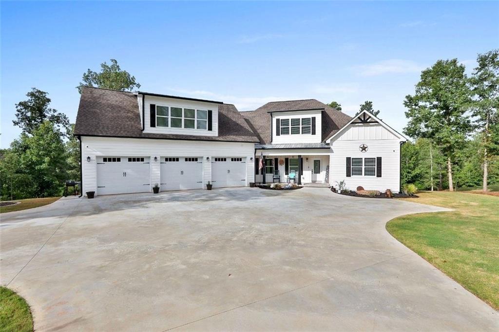 215 Walden Pond Tr., Senoia, GA 30276