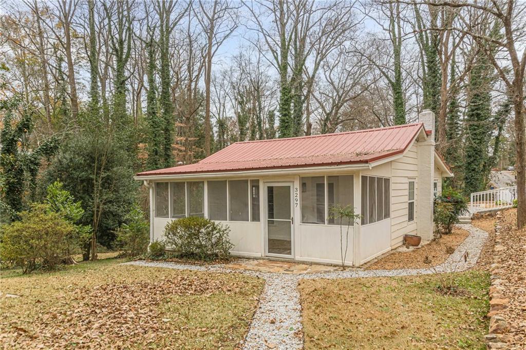 3297 College St., College Park, GA 30337