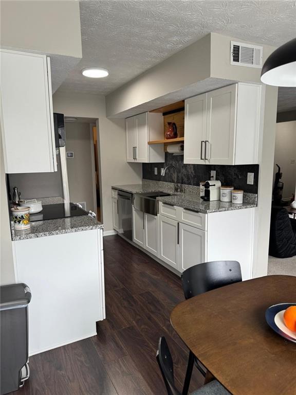 1403 Glenleaf Dr., Peachtree Corners, GA 30092