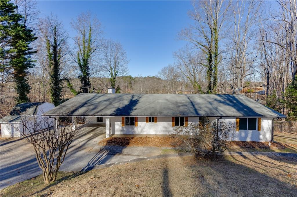 6095 Blackberry Ln., Buford, GA 30518