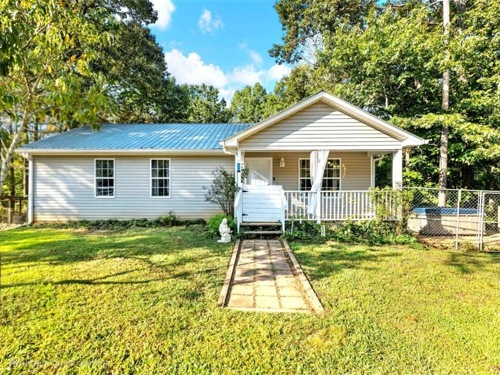 310 Georgian Ter., Alto, GA 30510