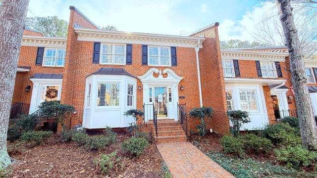 5417 Trentham Dr., Atlanta, GA 30338