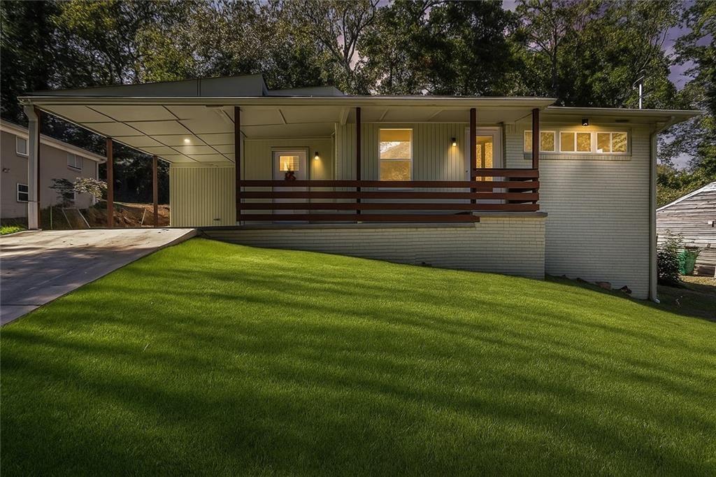 2115 Nichols Ln., Decatur, GA 30032