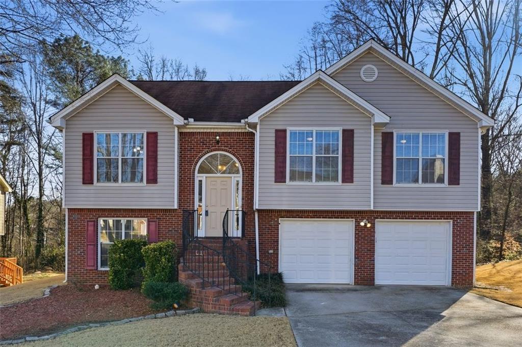 955 Sugar Meadow Dr., Sugar Hill, GA 30518