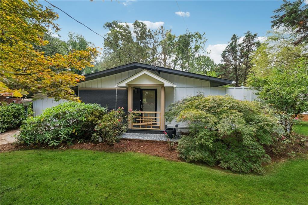 2010 Glenroy Dr., Smyrna, GA 30080