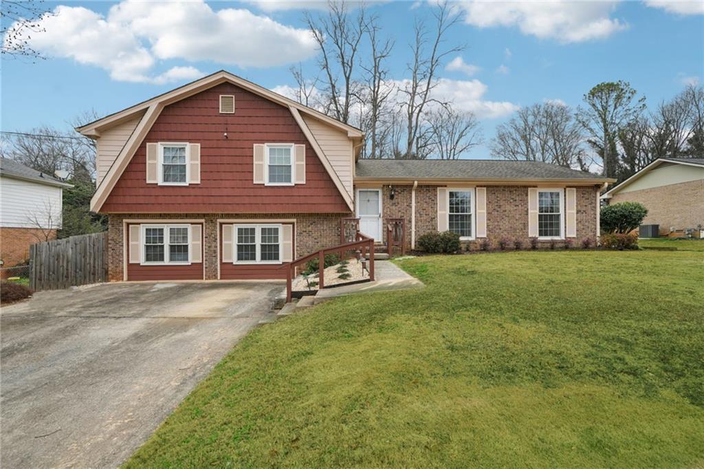 1315 Sanden Ferry Dr., Decatur, GA 30033