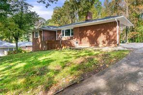 2763 Baker Ridge Dr., Atlanta, GA 30318