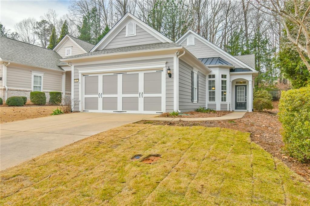6302 Scenic View Dr., Hoschton, GA 30548