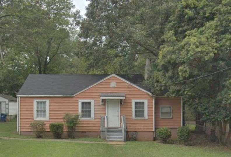 2153 Pinehurst Dr., East Point, GA 30344