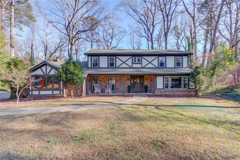 200 Spalding Cir., Sandy Springs, GA 30328