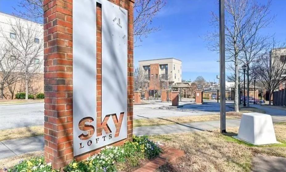 898 Oak Street St. #3318, Atlanta, GA 30324