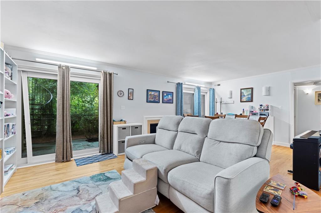 5400 Roswell Rd. #APT L6, Sandy Springs, GA 30342