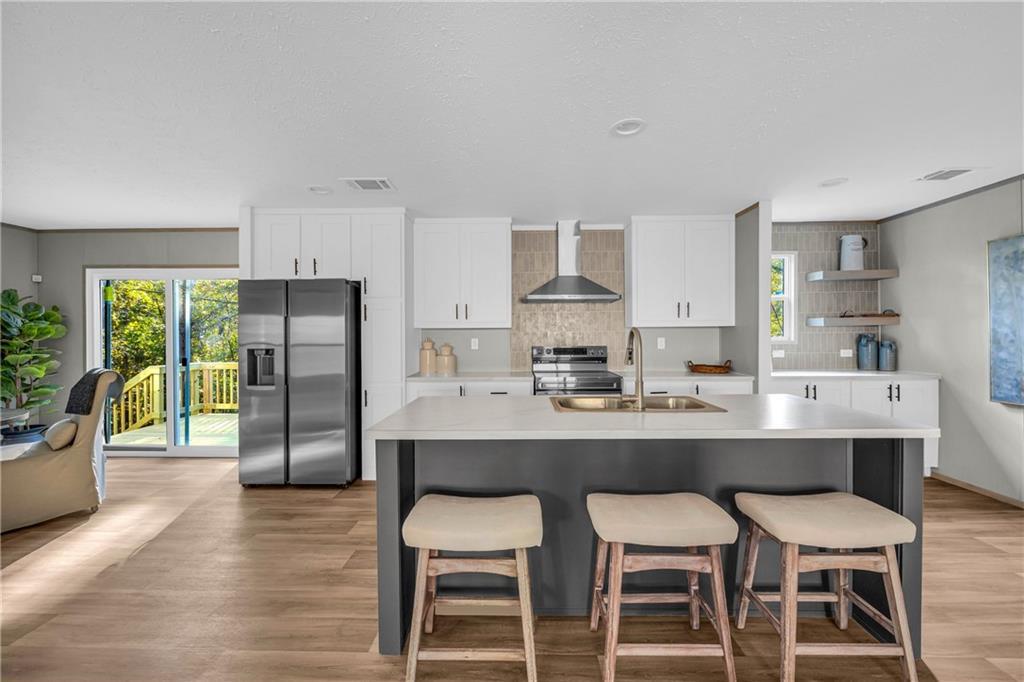 946 Essic Rd., Ball Ground, GA 30107