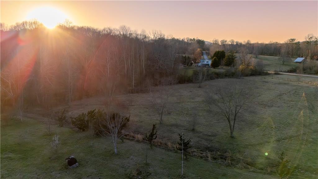 96 Joyce Dr., Cleveland, GA 30528