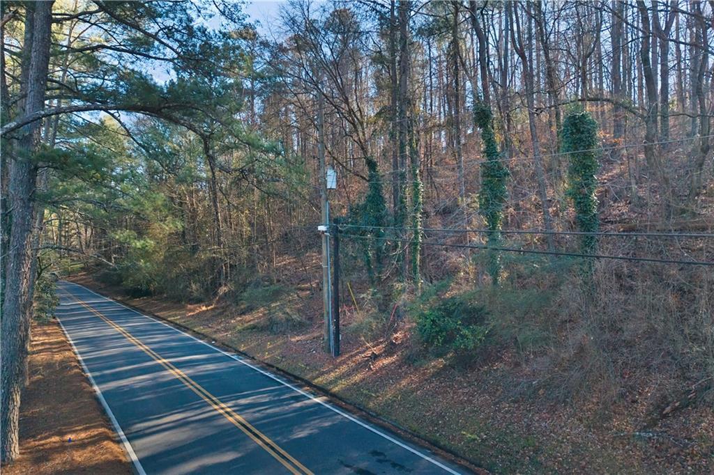 2413 Spalding Dr., Atlanta, GA 30350