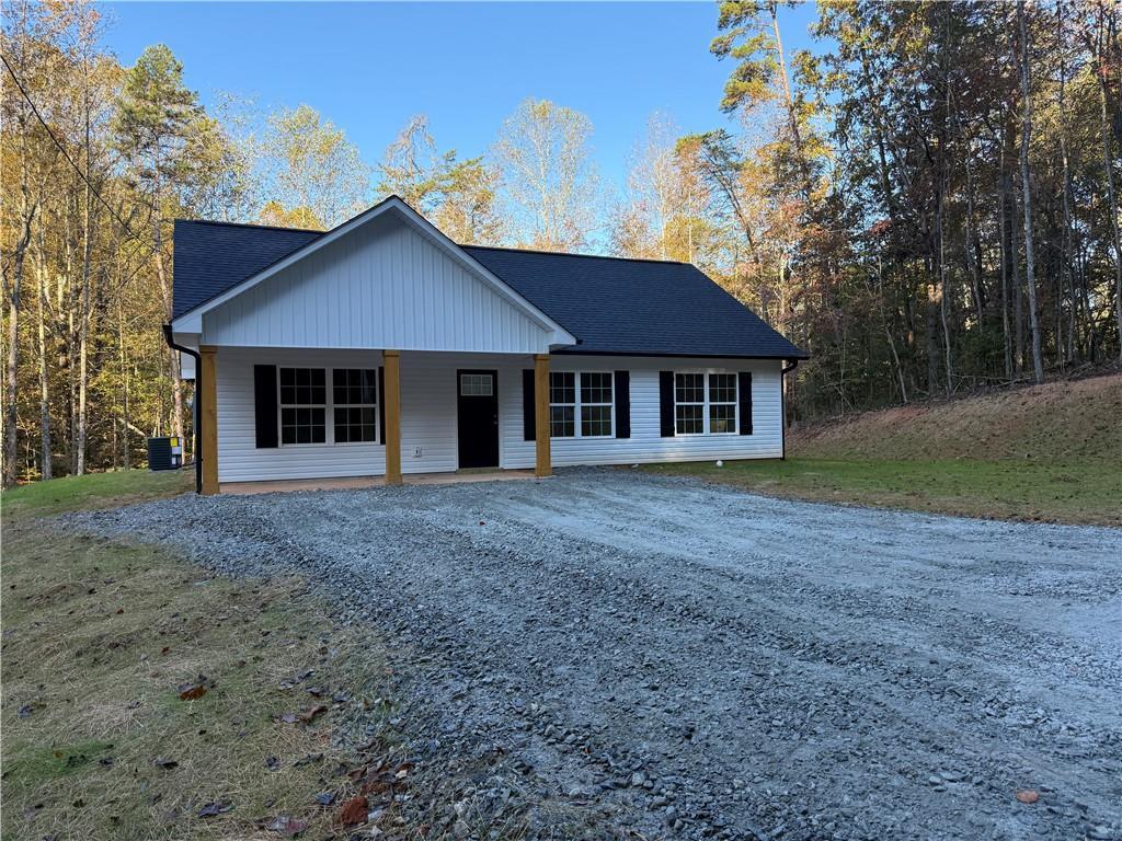 100 Sanders Blvd., Dahlonega, GA 30533