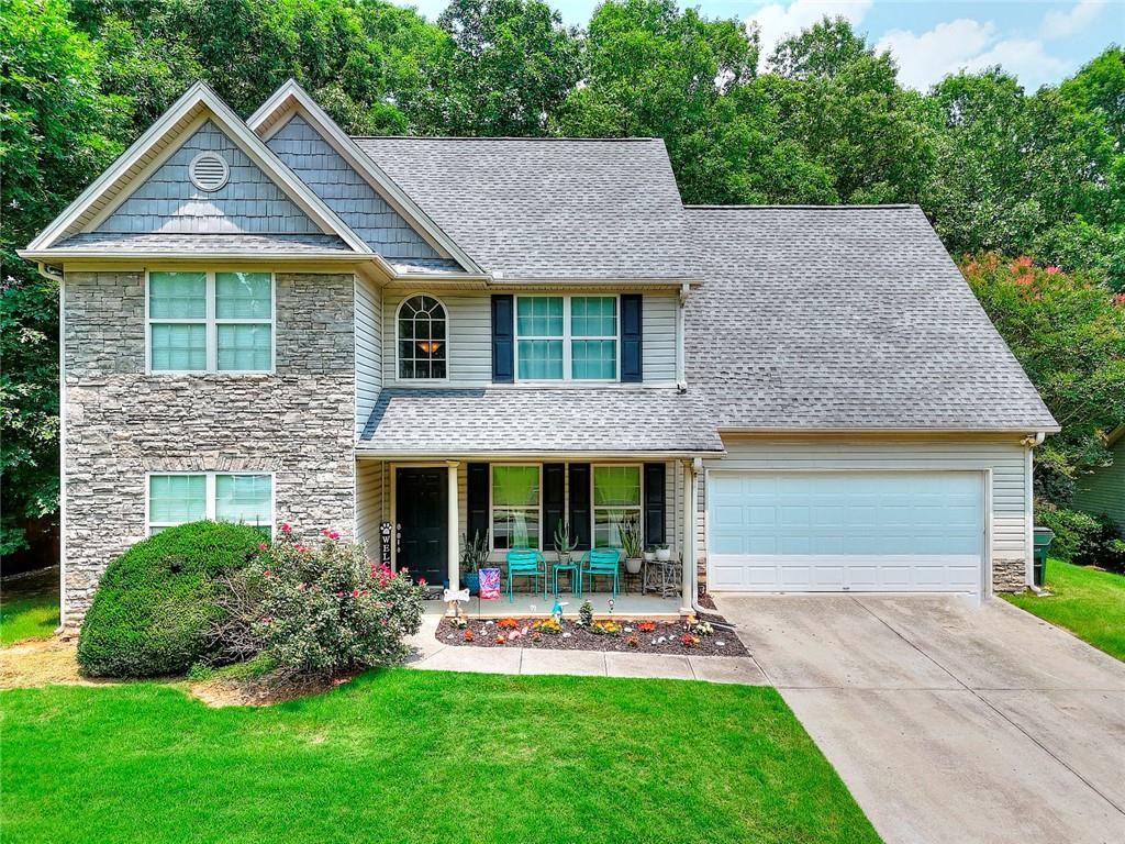 2314 Robin Dr., Loganville, GA 30052