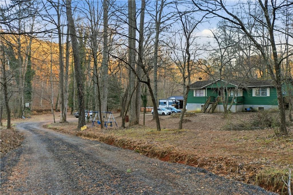 395 George Gray Ln., Waleska, GA 30183