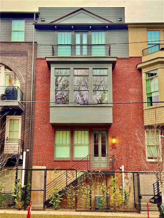 676 Hank Aaron Dr., Atlanta, GA 30315