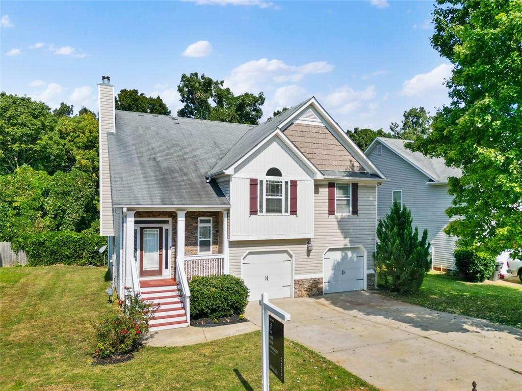 7125 Creeksong Dr., Douglasville, GA 30134