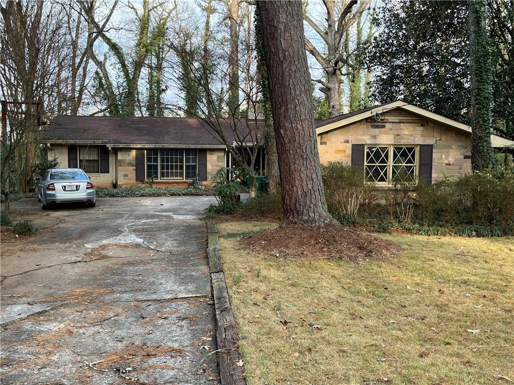 4094 Thunderbird Tr., Stone Mountain, GA 30083