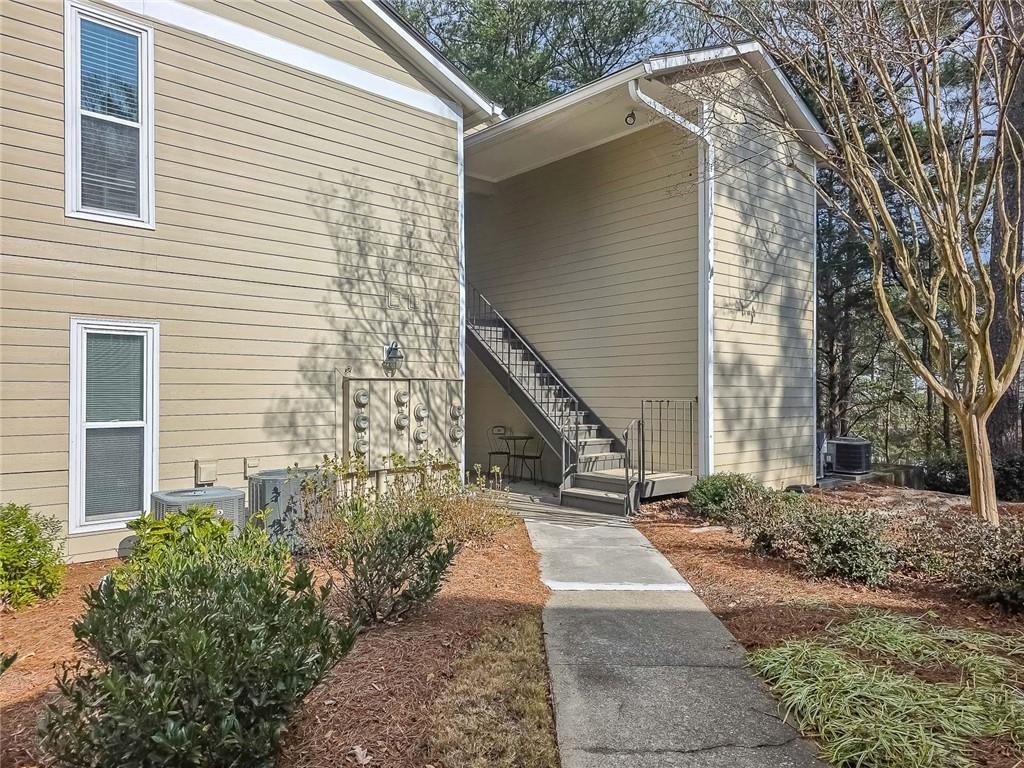 2214 Lake Pointe Cir., Roswell, GA 30075