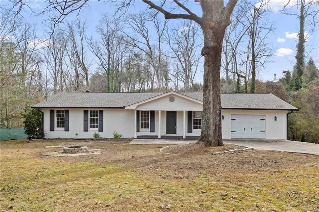 1180 Lakeshore Cir., Gainesville, GA 30501