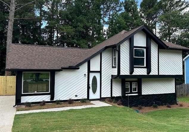 4281 Ridgetop Tr., Ellenwood, GA 30294