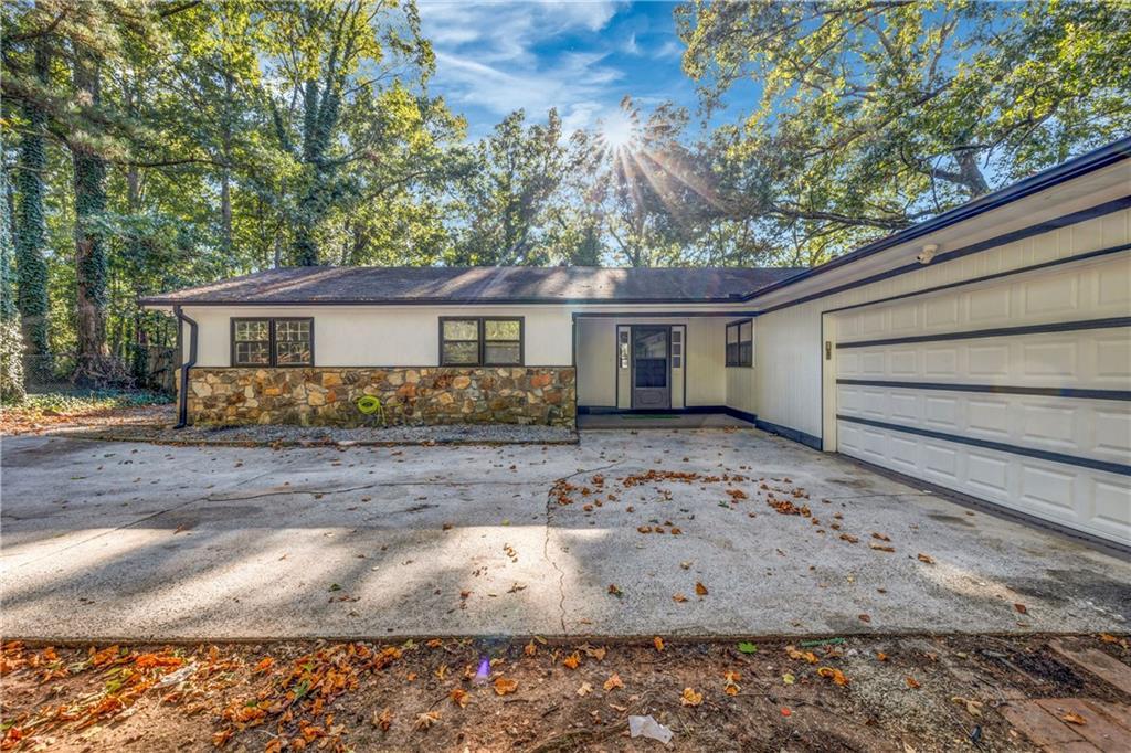 1327 Cotton Creek Dr., Lawrenceville, GA 30045