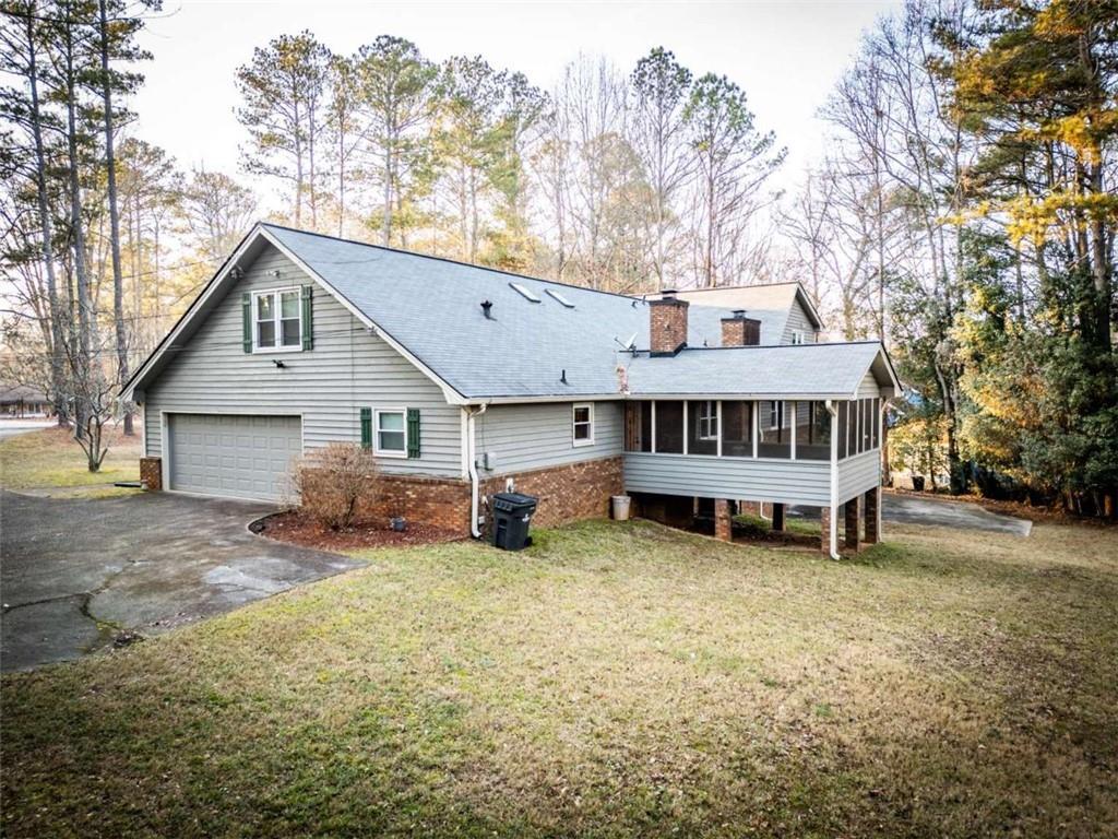 1336 Janmar Rd., Snellville, GA 30078