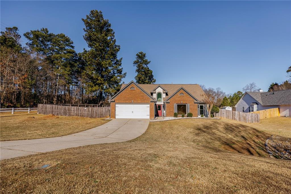 5790 Newberry Point Dr., Flowery Branch, GA 30542