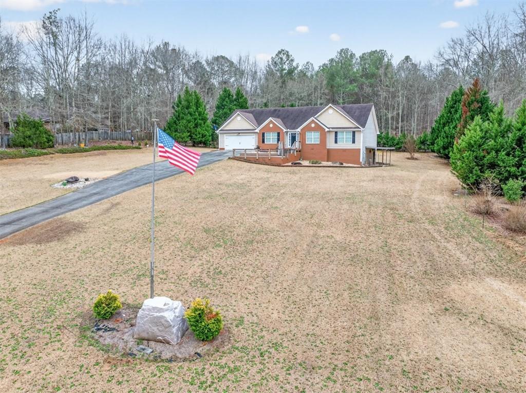 3910 Pineybrook Dr., Loganville, GA 30052