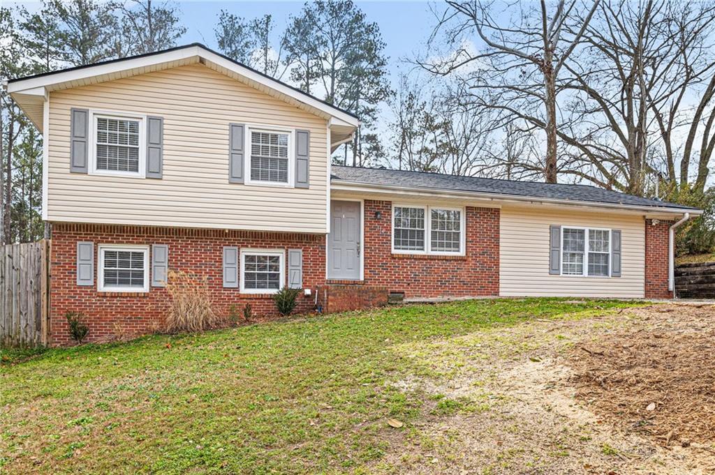 114 Woodglen Dr., Woodstock, GA 30188