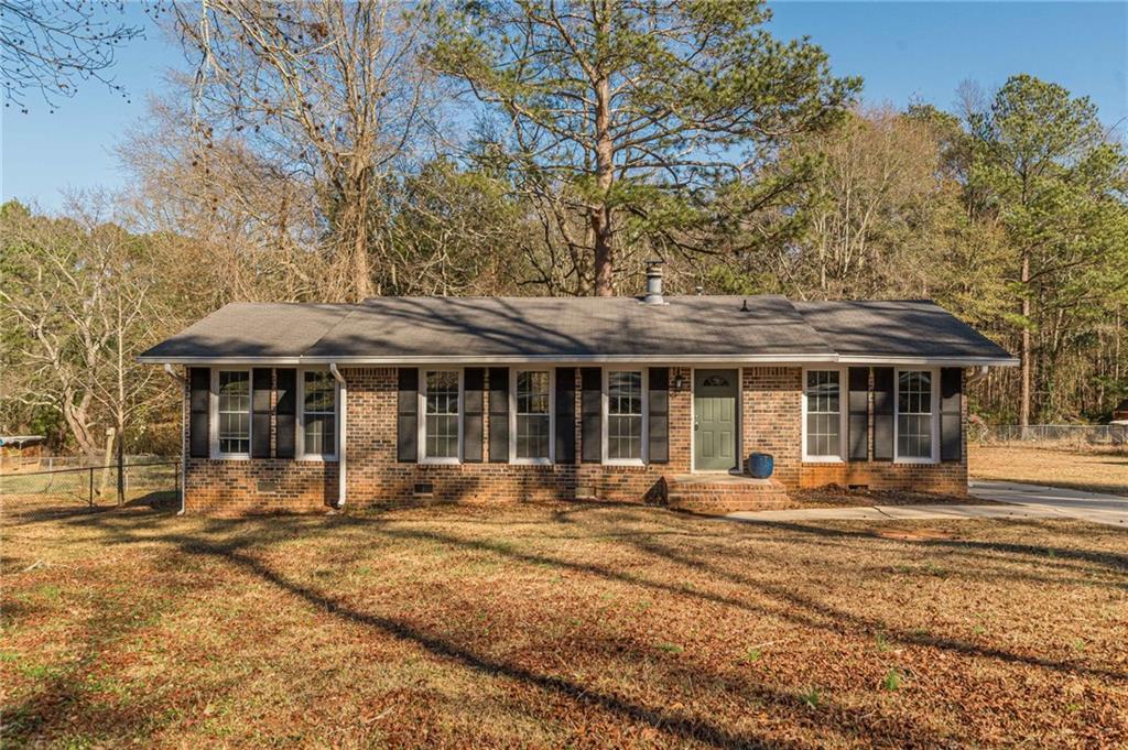 9178 Lakeview Dr., Covington, GA 30014