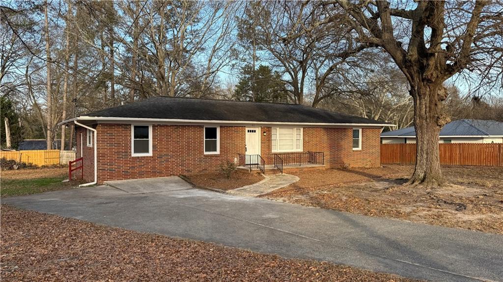 43 Bell St., Hartwell, GA 30643
