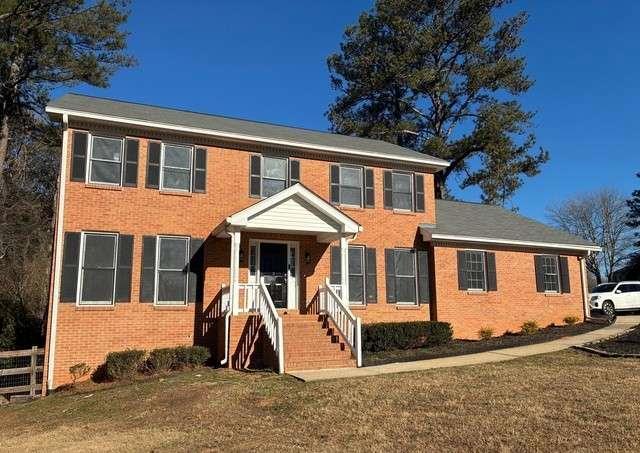 560 Clubhouse Dr., Conyers, GA 30094