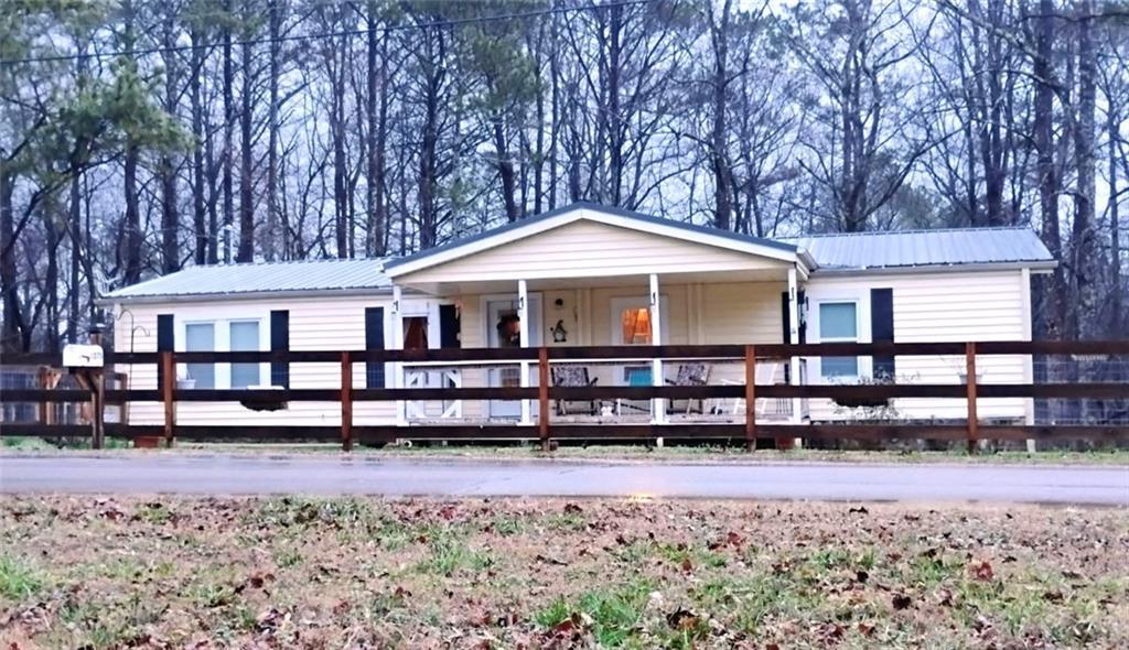 1075 Bartow St., Waleska, GA 30183
