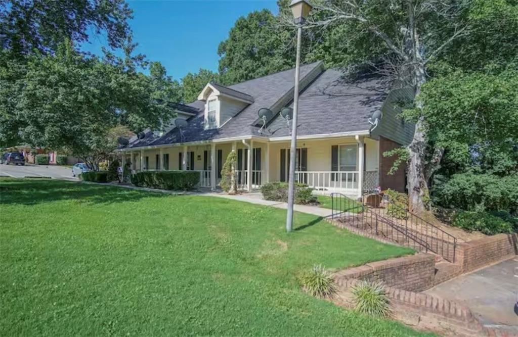 846 Park Pl., Conyers, GA 30012