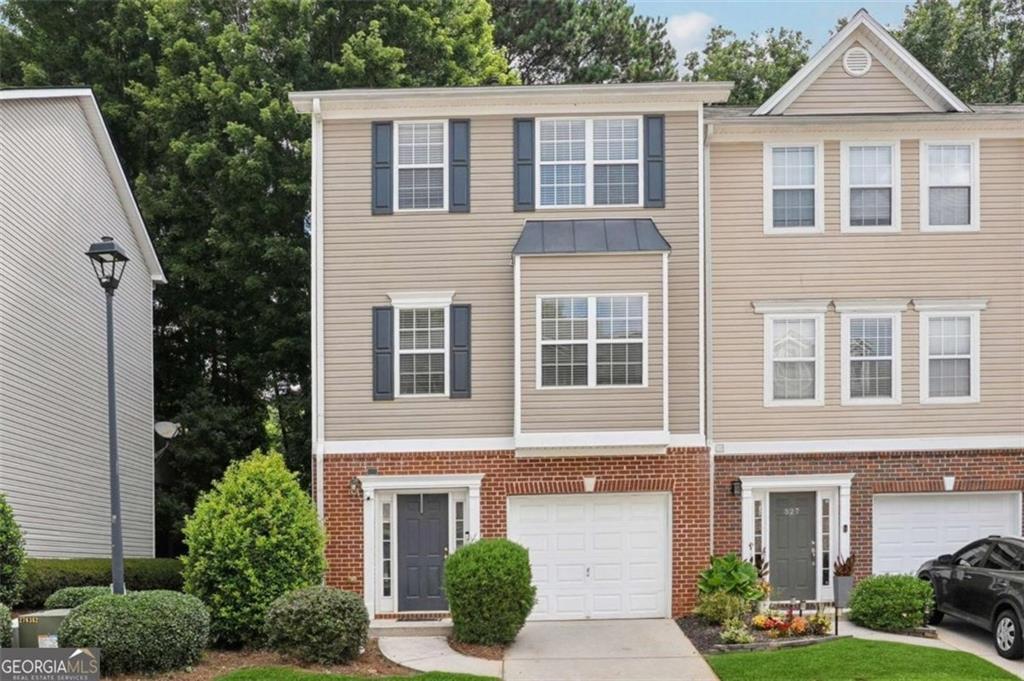 529 Lantern Wood Dr., Scottdale, GA 30079