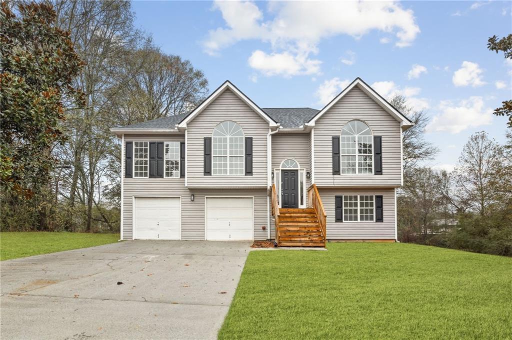 1455 Twin Manor Dr., Loganville, GA 30052