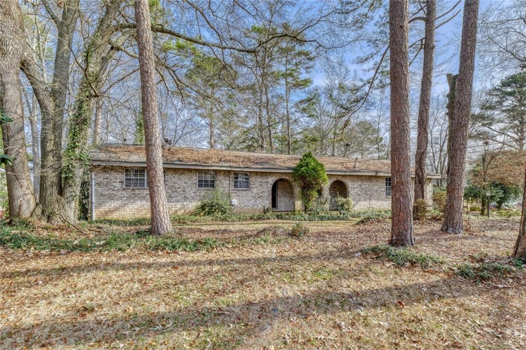 6655 Leisure Tr., Atlanta, GA 30349