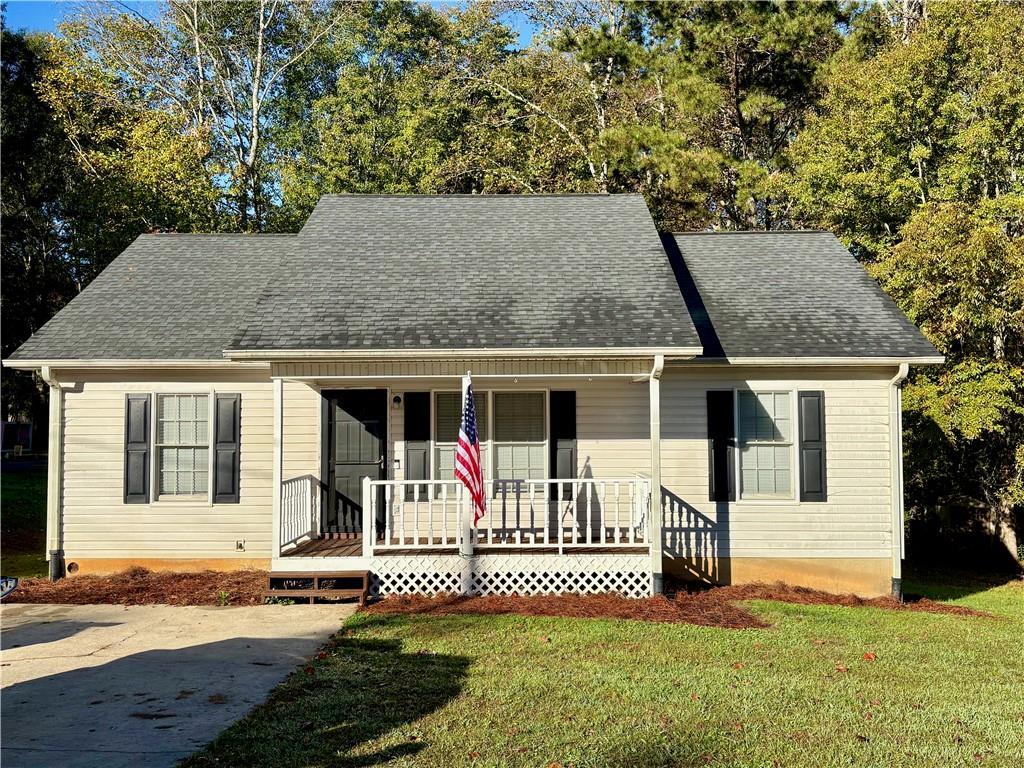 208 Maple St., Dawsonville, GA 30534