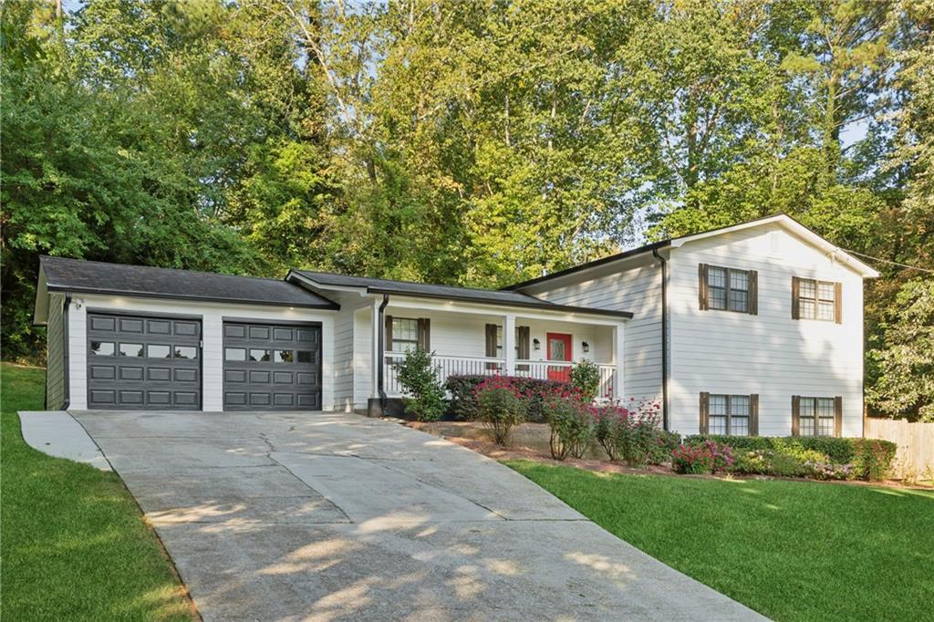 2103 Forest Ct., Snellville, GA 30078