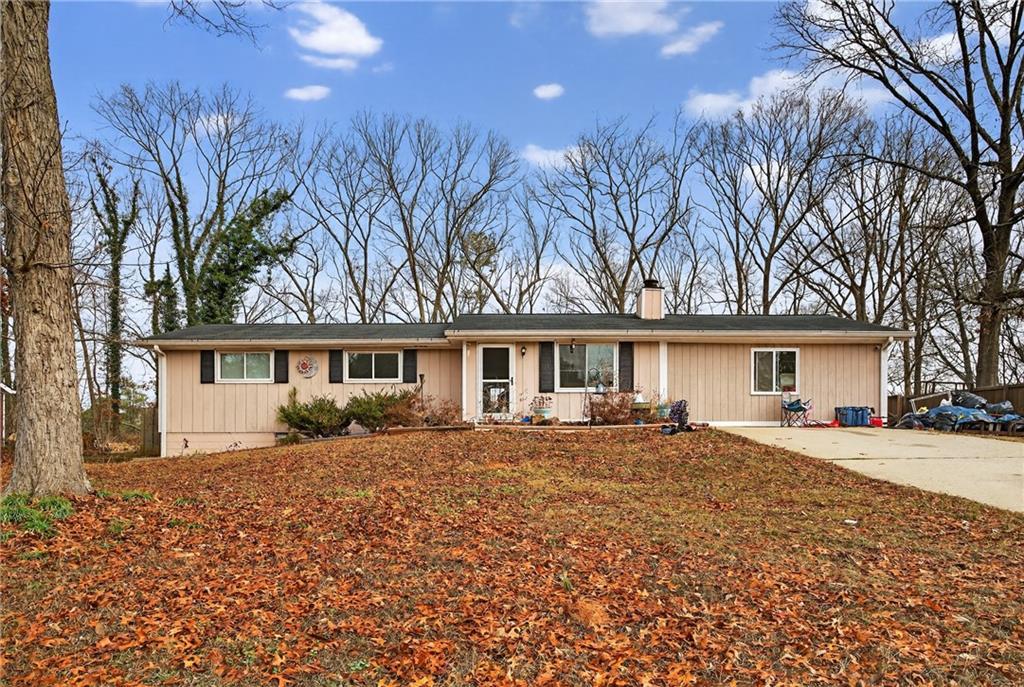 5720 Bob White Ln., Douglasville, GA 30135