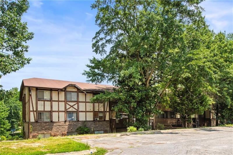 1308 Camelot Dr., Atlanta, GA 30349