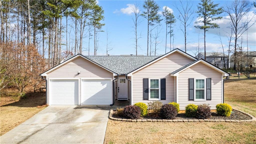 154 Carrie Dr., Dallas, GA 30157