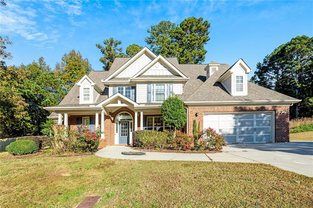 2474 Starfire Ln., Loganville, GA 30052